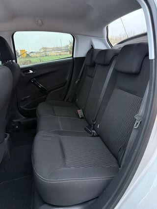 Peugeot 208 1.2cc 82cv Style SOLO 73.110KM