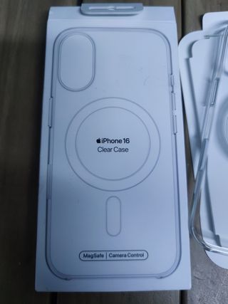 Funda transparente con MagSafe para el iPhone 16