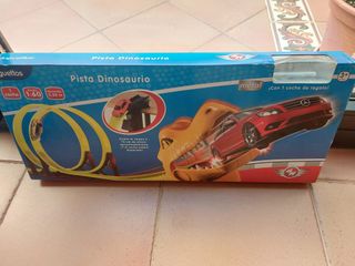 Pista Dinosaurio Juguettos con Coche