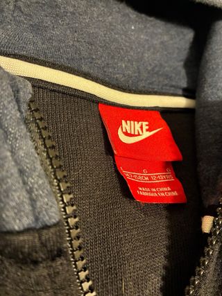 Chaqueta Nike Air Max Gris y Negra