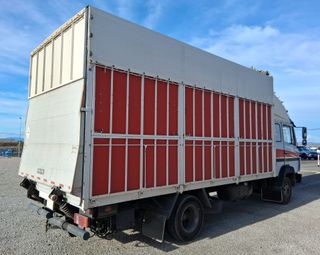 MERCEDES 814 CAJA CON PLATAFORMA ELEVADORA