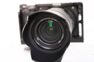 Sony Alpha 6400 +  Objetivo Sony 18-135