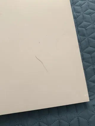 Tablero mesa escritorio madera gris.