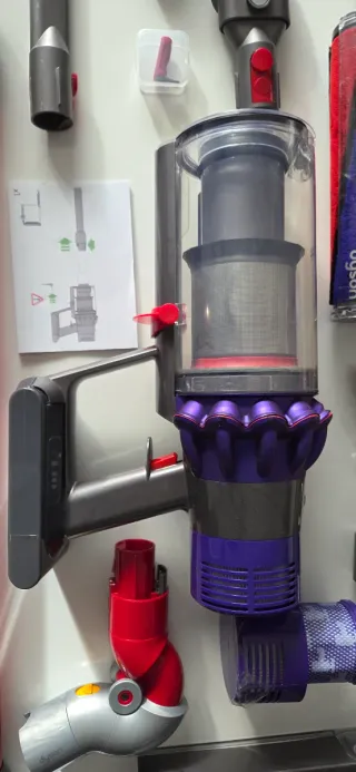 Aspirador Dyson V10 + Accesorios