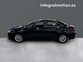 Toyota Corolla Sedán 125H Active Tech