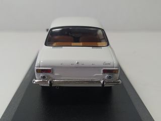 Ford Escort de 1971 a escala 1:43 (Minichamps)
