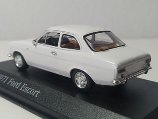 Ford Escort de 1971 a escala 1:43 (Minichamps)