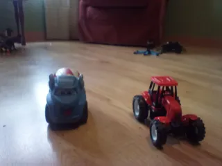 Camion de Bomberos y camión grua de juguete