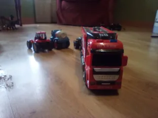 Camion de Bomberos y camión grua de juguete