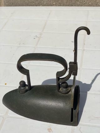 Ferro da stiro antico raro da collezione