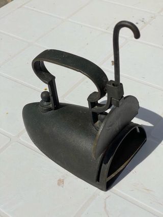 Ferro da stiro antico raro da collezione