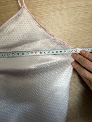 Camisón de satén con tirantes finos