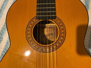 Guitarra Clásica Admira + Cuerdas