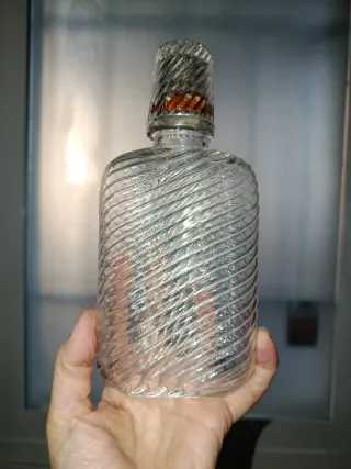 Botella ANTIGUA de CRISTAL TRABAJADO