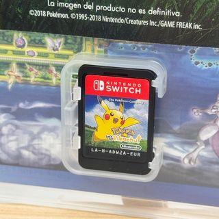 Pokemon Let's Go Pikachu Switch + Pokeball