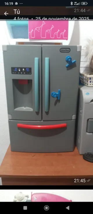 Lavadora, nevera y cocinita de juguete