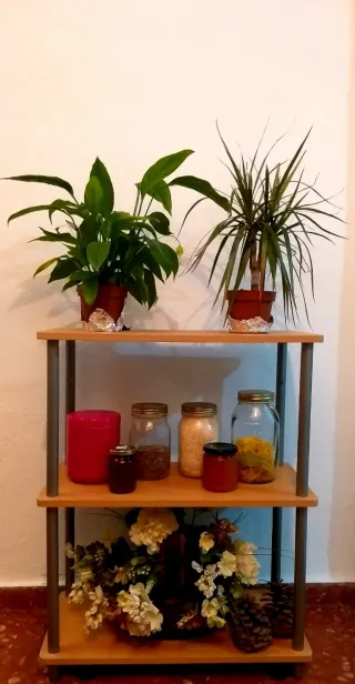 Mesa redonda,Aparador,Sinfonier, estantería,..