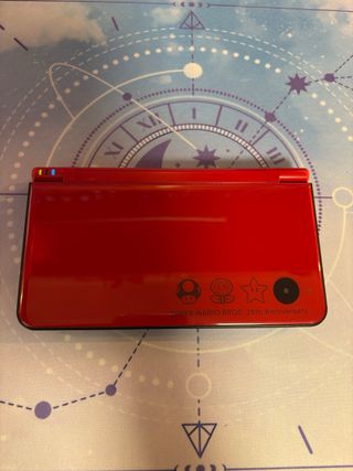 Nintendo DSi XL Rojo Mario 25 Aniversario + funda
