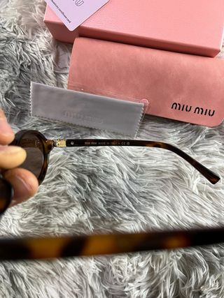 Trendy Oval Sunglasses - Tortoise Shell & Gold