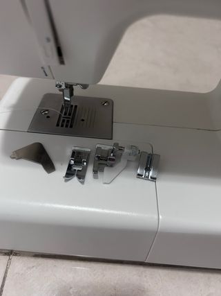 Máquina de coser Silvercrest blanca