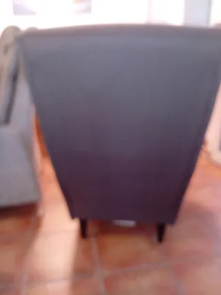 Sillón orejero gris Ikea