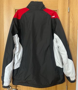 Abrigo Quechua Negro y Rojo Talla XL