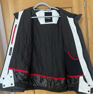 Abrigo Quechua Negro y Rojo Talla XL