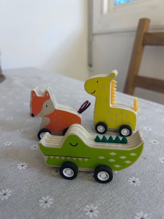 Juguetes de madera con ruedas