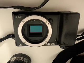 Cámara Sony a6000 + 2 Objetivos (16-50mm y 55-210m