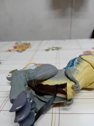 Figura Dinosaurio Blue Jurassic World