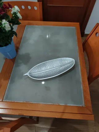 Mesa de comedor extensible con 4 sillas