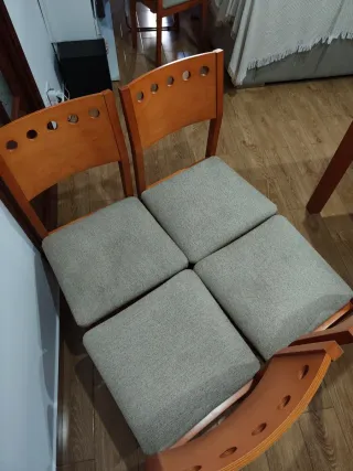 Mesa de comedor extensible con 4 sillas