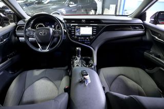 Toyota Camry   2.5 220H Advance