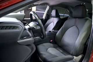 Toyota Camry   2.5 220H Advance