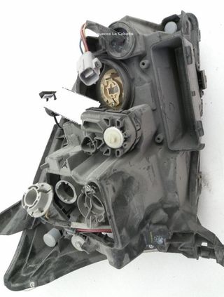 20552084 faro toyota corolla verso (zer zze12 r1 )