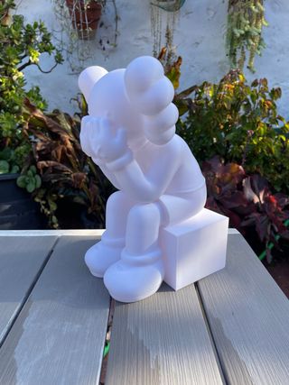 !OFERTON! Figura Kaws Sentado Triste 25cm