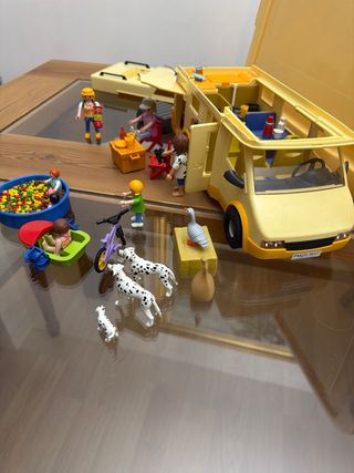Playmobil caravana familiar con accesorios