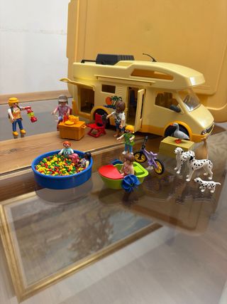 Playmobil caravana familiar con accesorios