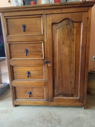 Armadio in legno massello