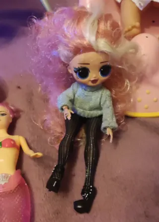 Lote de muñecas y accesorios