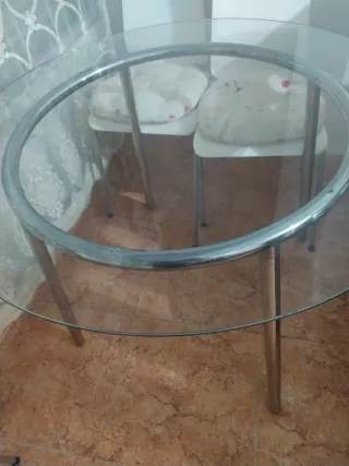 Mesa redonda cristal y 4 sillas