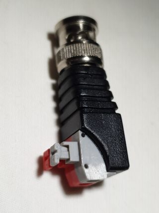 Adattatore BNC per antenne dipolo per emittenti radioamatoriali