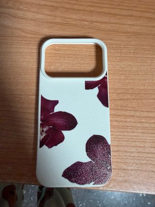 2 Fundas iPhone 17 Pro Flores