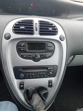 Coche bueno con etiqueta