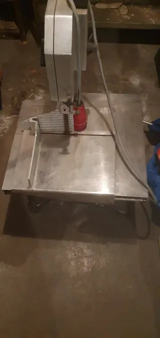 Sierra de carne profesional