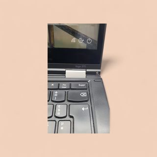 Lenovo Yoga 370 2-in-1 i5 8GB 512GB Touch FHD