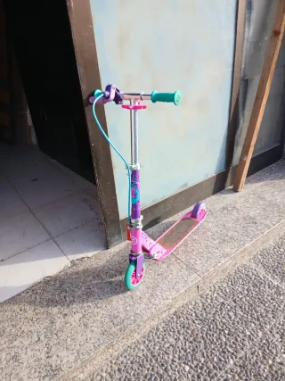 Patinete infantil rosa y morado