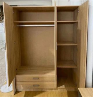 Armario blanco de madera