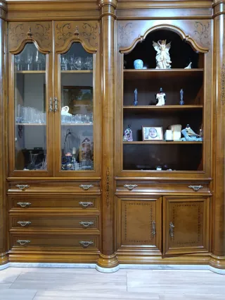 Mueble de salón madera y cristal