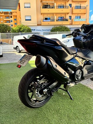 Yamaha TMAX TECH MAX
